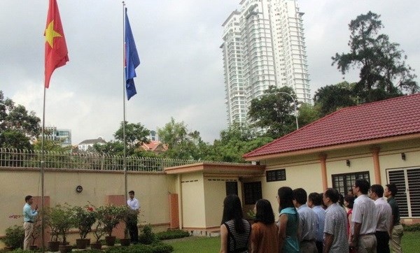 Hissen der ASEAN-Flagge und der vietnamesischen Flagge in Malaysia