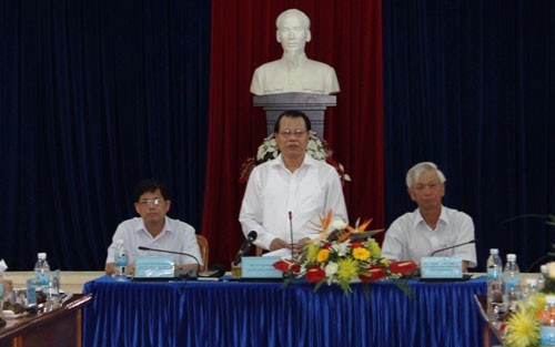Vizepremierminister Vu Van Ninh leitet die Konferenz zur Umsetzung vom Beschluss über Meeresprodukte