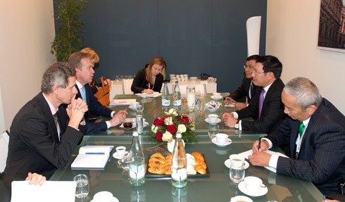Vize-Premierminister und Außenminister Pham Binh Minh trifft Amtskollegen am Rande des ASEM-Gipfels