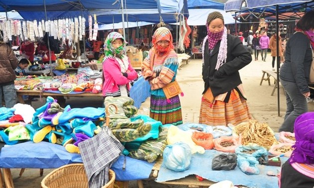 Besuch auf dem Markt Bac Ha zum Jahresanfang