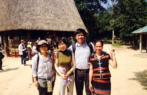 Volksgruppe der Co Tu führen touristische Geschäfte