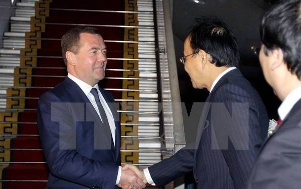 Russlands Premierminister Medwedew schließt seinen Vietnambesuch ab
