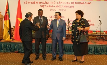 Feier zum 40. Jahrestag diplomatischer Beziehungen Vietnams und Mosambik