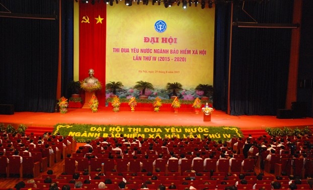 Nguyen Thi Doan nimmt an Konferenz für Patriotismuswettbewerb der Sozialversicherung teil