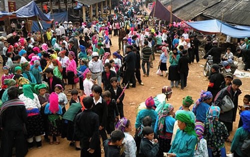 Lebhafter Markttag in der Bergprovinz Ha Giang