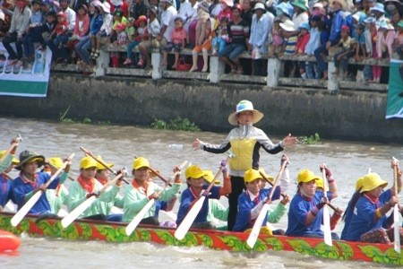 2. Ghe Ngo Bootsrennenfest für die Region des Mekong-Deltas  in Soc Trang 