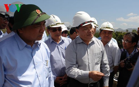 Vizepremierminister Nguyen Xuan Phuc leitet die Bekämpfung gegen Dürren in Ninh Thuan ein
