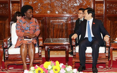 Staatspräsident Truong Tan Sang trifft Weltbank-Landesdirektorin für Vietnam Victoria Kwakwa
