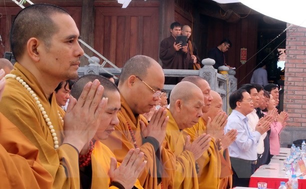 Gebet für gefallene Soldaten in der Pagode Phat Tich Truc Lam Ban Gioc