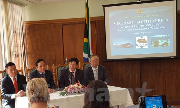 Vietnam und Südafrika intensivieren die Kooperation im Seetransport