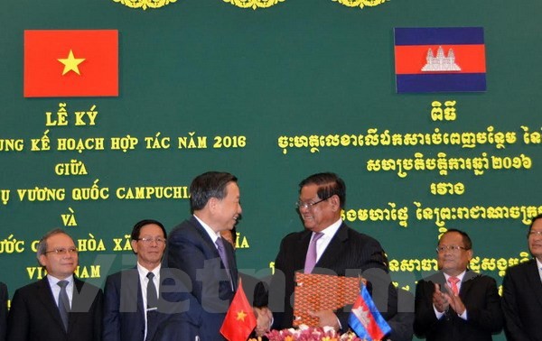 Polizeiminister To Lam besucht Kambodscha