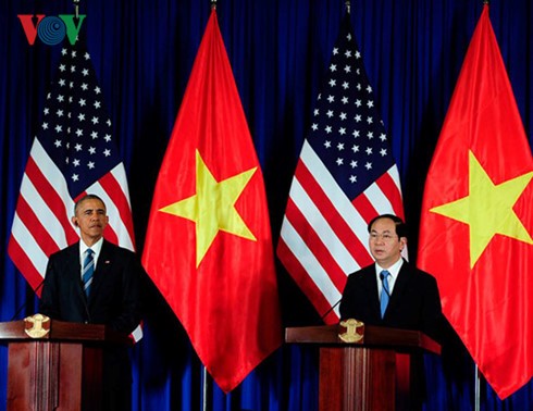 Staatspräsident Tran Dai Quang führt Gespräch mit US-Präsident Obama