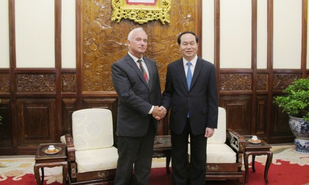 Staatspräsident Tran Dai Quang trifft Botschafter Weißrusslands