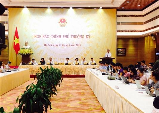 Premierminister Nguyen Xuan Phuc will das Wachstumsziel entschlossen verfolgen