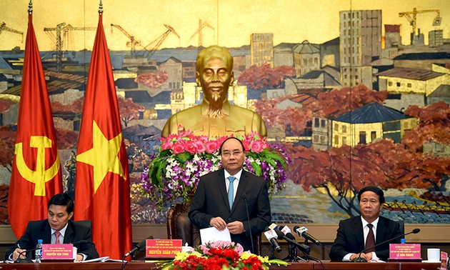 Premierminister Nguyen Xuan Phuc führt Sitzung mit Leitung von Hai Phong
