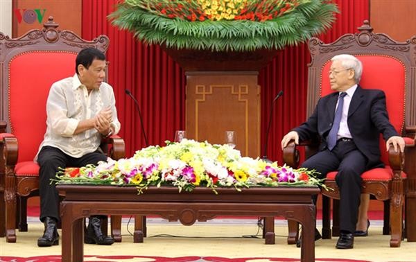 Philippinischer Präsident Duterte schließt offiziellen Vietnam-Besuch ab