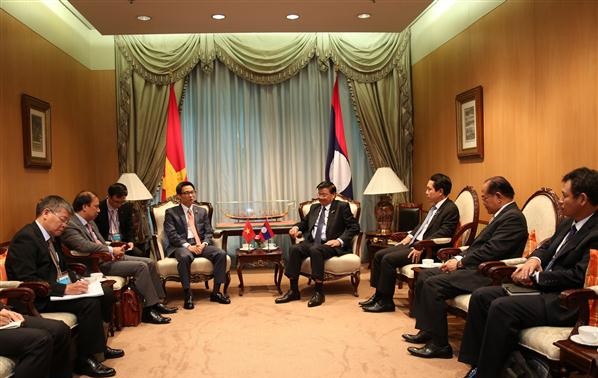 Vizepremierminister Vu Duc Dam trifft Sri Lankas Präsident, Laos’ Premier und Katars Vizepremier