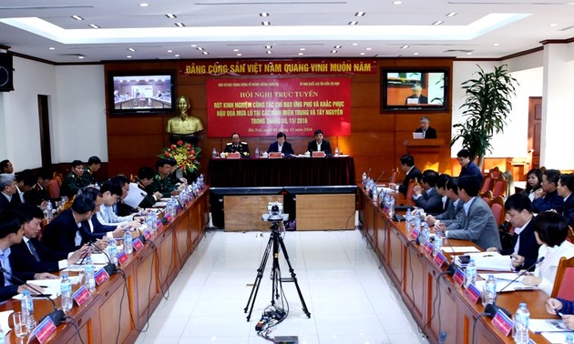 Vizepremierminister Trinh Dinh Dung leitet die Online-Sitzung des Verwaltungsstabs für Katastrophens