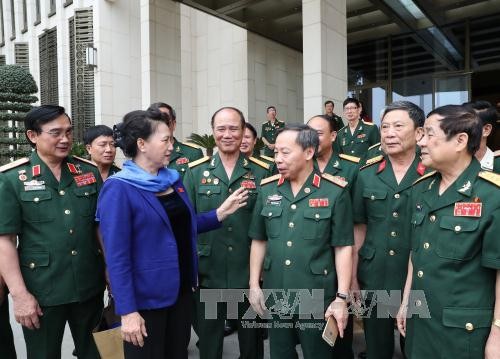 Nguyen Thi Kim Ngan: Parlament wird Politik für Menschen mit Verdiensten vervollkommnen