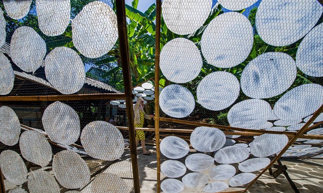 Handwerksdorf Luu Bao in Hue – wo man Reisblätter herstellt
