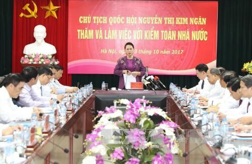 Parlamentspräsident Nguyen Thi Kim Ngan tagt mit Leitung des Rechnungshofes