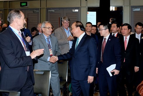 Premierminister Nguyen Xuan Phuc trifft Vertreter großer Unternehmen Australiens
