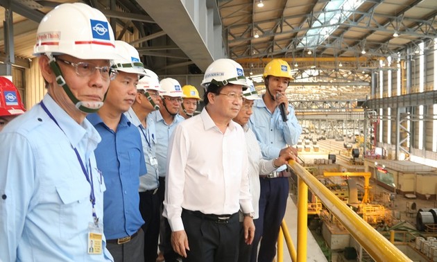 Vizepremier Trinh Dinh Dung überprüft Vorbereitung für Test der 2. Stahlproduktionsanlage Formosas