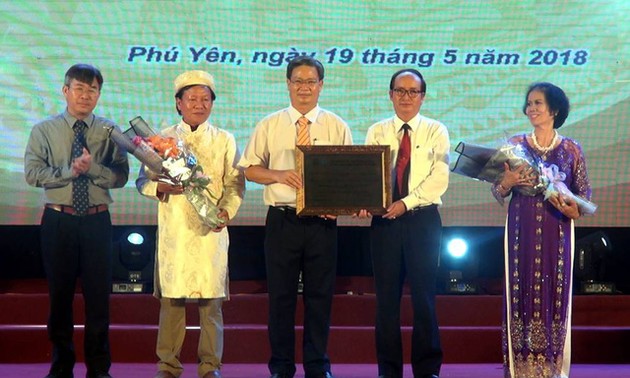 Phu Yen bekommt Urkunde zur Anerkennung der Bai Choi-Kunst als immaterielles Kulturerbe