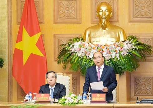 Premierminister Nguyen Xuan Phuc nimmt an Forum und Ausstellung der 4. Industrierevolution teil