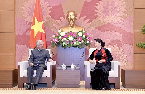 Parlamentspräsidentin trifft UN-Koordinator und Unicef-Vertreter in Vietnam