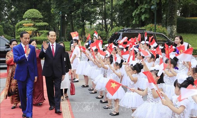 Indonesiens Medien berichten über Vietnambesuch von Präsident Widodo