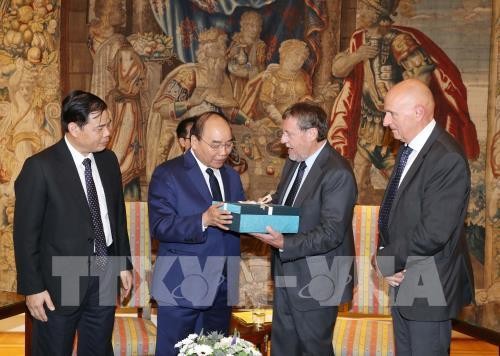 Premierminister Nguyen Xuan Phuc trifft Präsidenten der belgischen Abgeordnetenkammer und führende Unternehmer