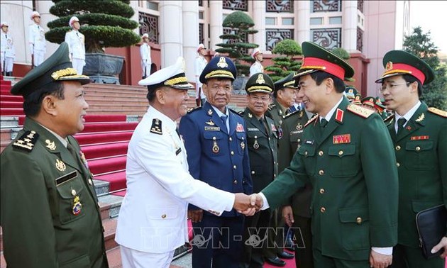 Generalstabschef der königlichen Streitkräfte Kambodschas Vong Pisen besucht Vietnam