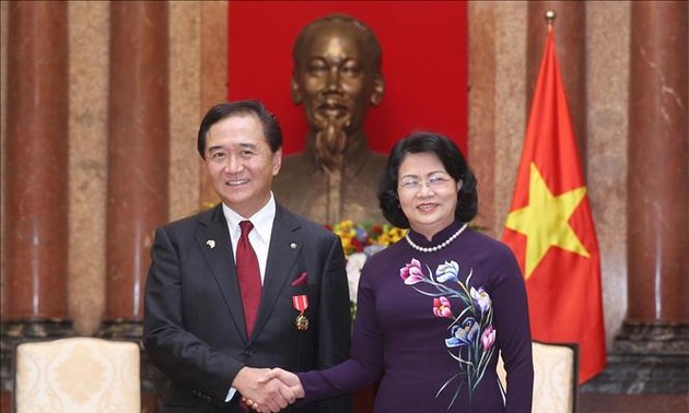 Vielseitige Zusammenarbeit zwischen vietnamesischen Provinzen und japanischer Provinz Kanagawa fördern