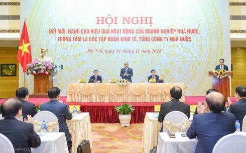 Premierminister Nguyen Xuan Phuc leitet die Konferenz zur Erneuerung staatlicher Unternehmen