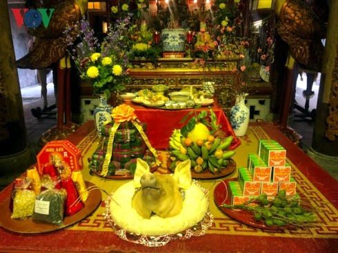Stimmung des traditionellen Tetfestes in der Hanoier Altstadt