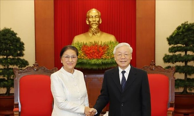 KPV-Generalsekretär und Staatspräsident Nguyen Phu Trong empfängt Laos‘ Parlamentspräsidentin Pany Yathotou