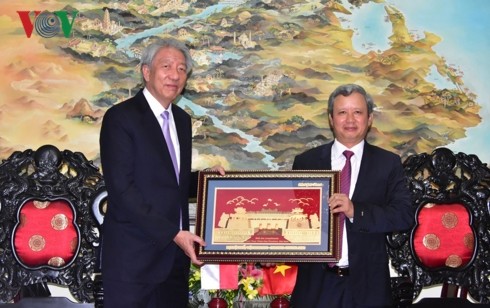 Singapurs Vizepremierminister und und Minister für die Koordination der nationalen Sicherheit besucht Hue
