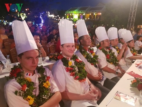 Bekannte Köche aus neun Ländern beteiligen sich am Kochwettbewerb in Hoi An