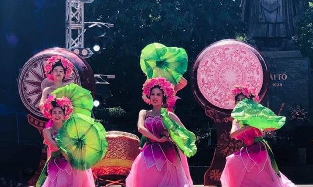 Kultur- und Tourismusfestival 2019 am Hoan Kiem-See in Hanoi
