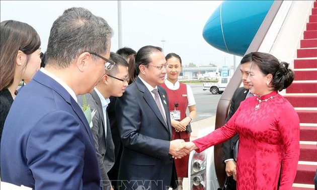 Parlamentspräsidentin Nguyen Thi Kim Ngan besucht Peking