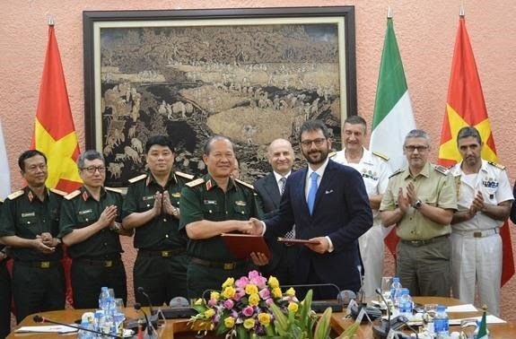 3. Dialog über Verteidigungspolitik zwischen Vietnam und Italien in Hanoi