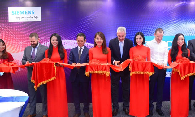 Siemens Vietnam engagiert sich für Ausbildung