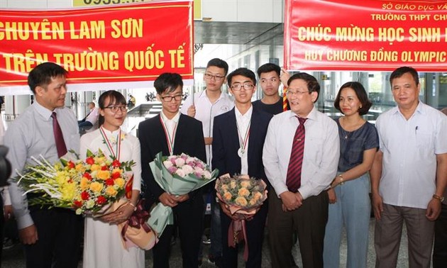 Vietnamesische Schüler erzielen hohe Leistung bei Biologieolympiade in Ungarn