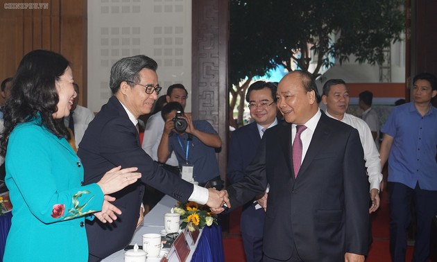 Premierminister Nguyen Xuan Phuc nimmt an Investitionsförderungskonferenz in Kien Giang teil
