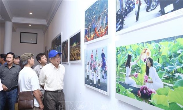Ausstellung und Preisverleihung des Kunstfotowettbewerbs „Stolz auf Hanoi“