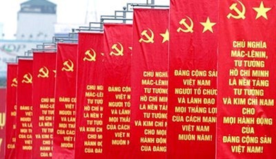 Auf Ho-Chi-Minh-Ideologie zum Parteiaufbau beharren