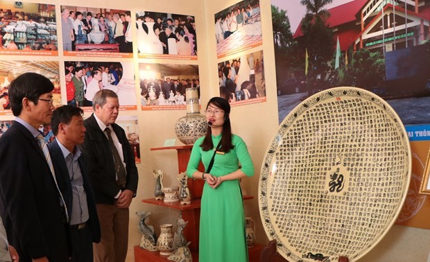 Über 500 Dokumente und Gegenstände der Chu-Dau-Keramik ausgestellt