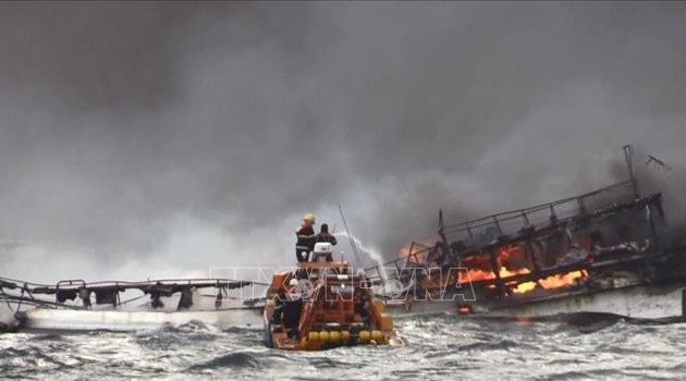 Südkoreas Präsident Moon Jae-in: Behörden sollen das Beste tun, um Opfer des verbrannten Fischerboots zu retten