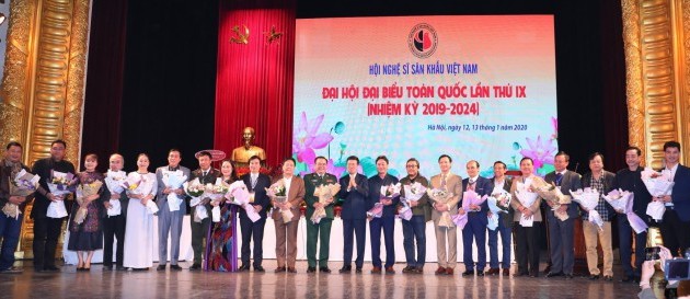 Künstlerin des Volkes Thuy Mui wird zur Vorsitzende des Verbands der Bühnenkünstler gewählt